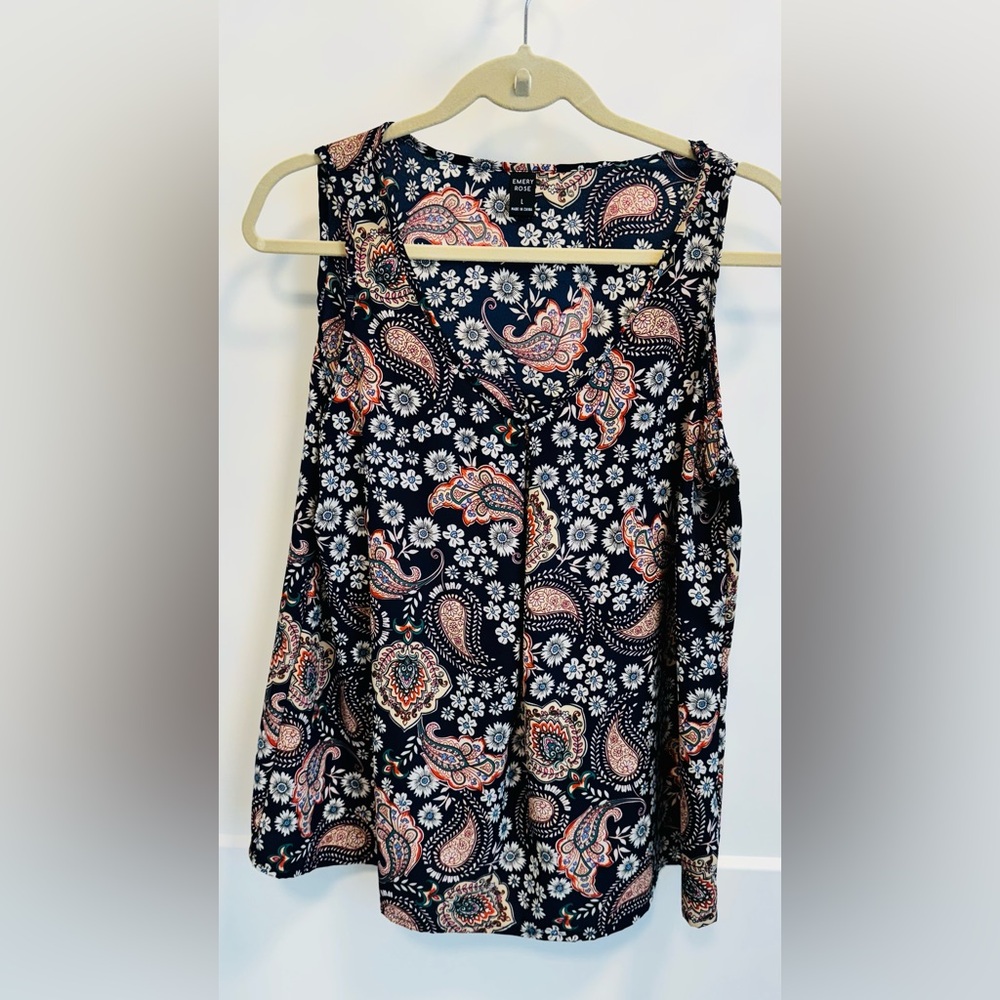 Ladies SHEIN Emery Rose Sleeveless Top